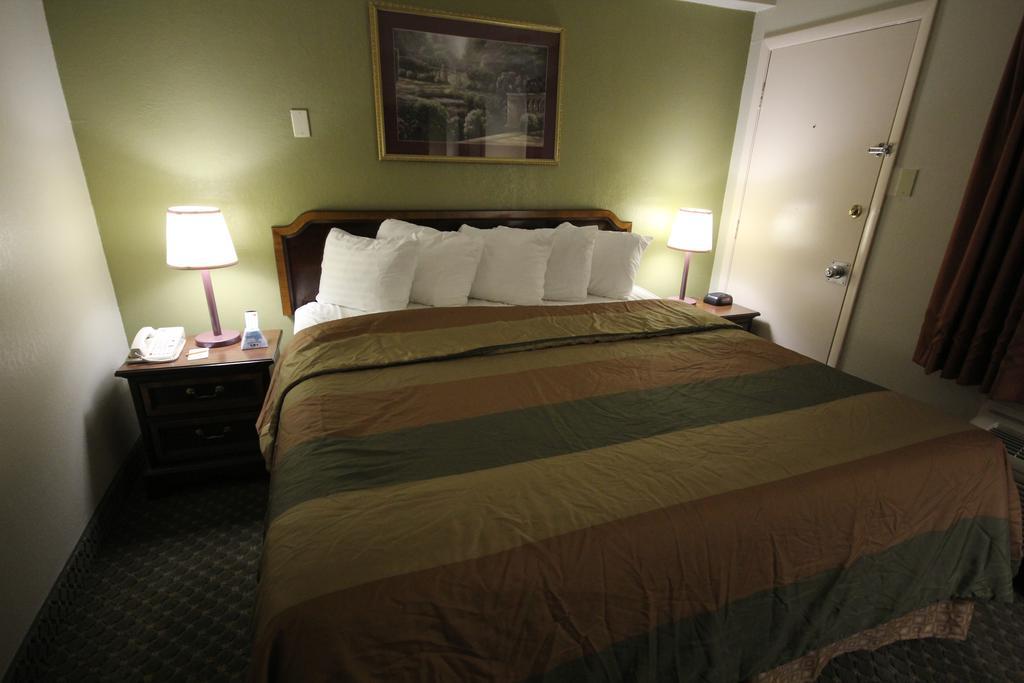 Rodeway Inn & Suites Νάσβιλ Δωμάτιο φωτογραφία