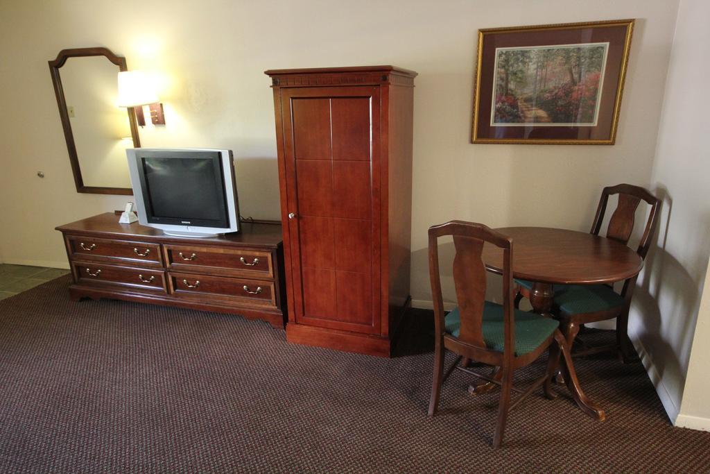 Rodeway Inn & Suites Νάσβιλ Δωμάτιο φωτογραφία