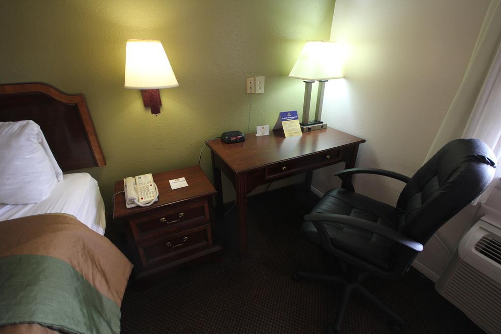 Rodeway Inn & Suites Νάσβιλ Δωμάτιο φωτογραφία