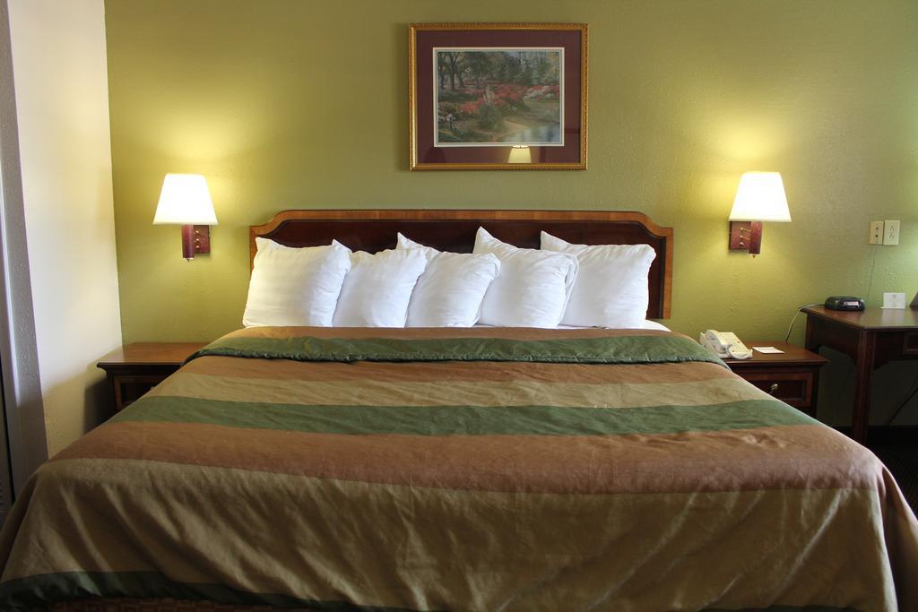 Rodeway Inn & Suites Νάσβιλ Δωμάτιο φωτογραφία