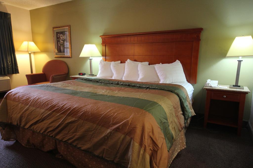 Rodeway Inn & Suites Νάσβιλ Δωμάτιο φωτογραφία