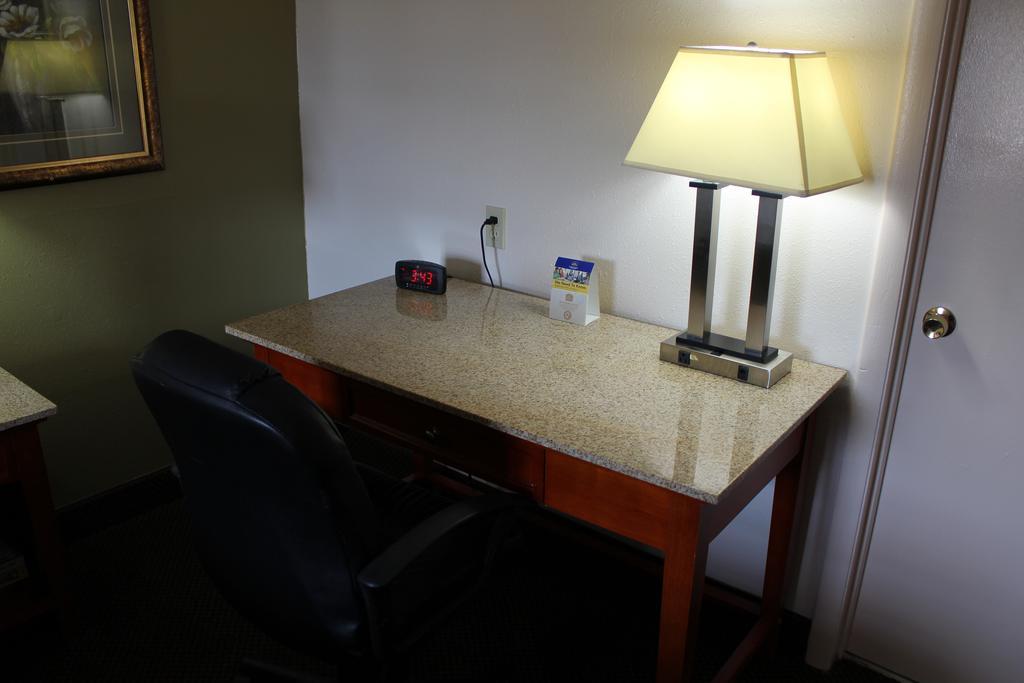 Rodeway Inn & Suites Νάσβιλ Δωμάτιο φωτογραφία